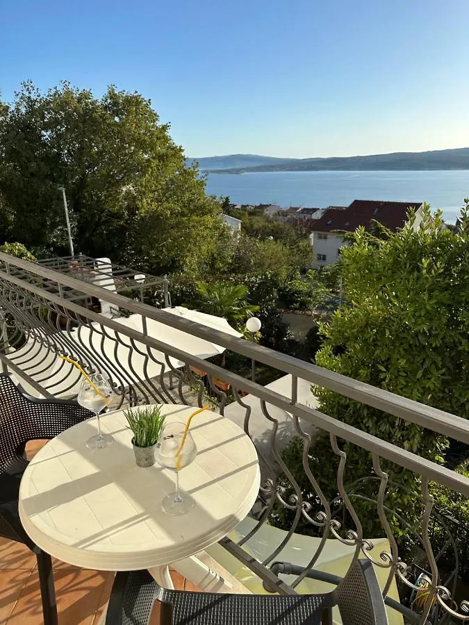 Apartments Badnje Dramalj